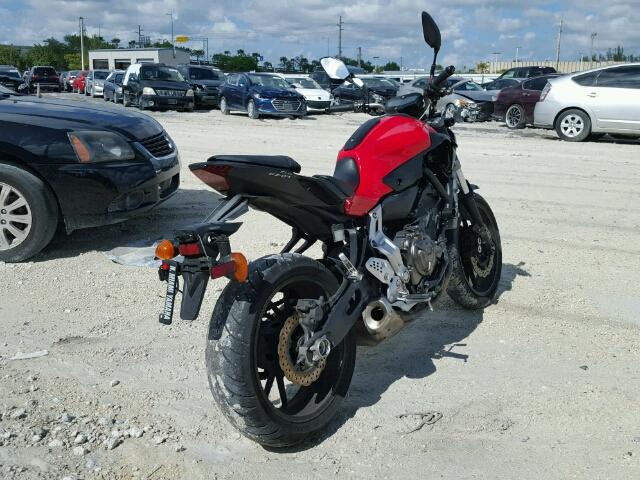 JYARM06E8FA003533 - 2015 YAMAHA FZ07 RED photo 4