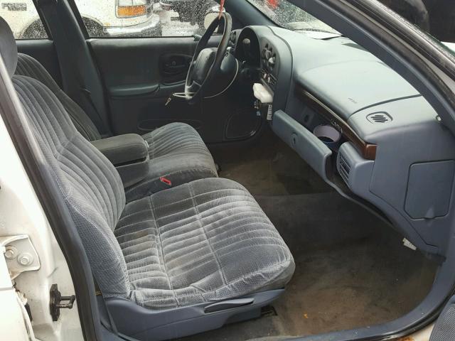 2G1WL52M3W1136952 - 1998 CHEVROLET LUMINA BAS თეთრი ფოტო 5