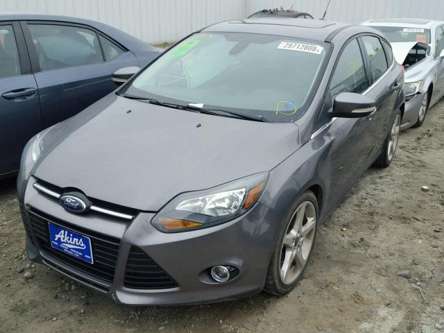 1FAHP3N25CL390032 - 2012 FORD FOCUS TITA GRAY photo 2