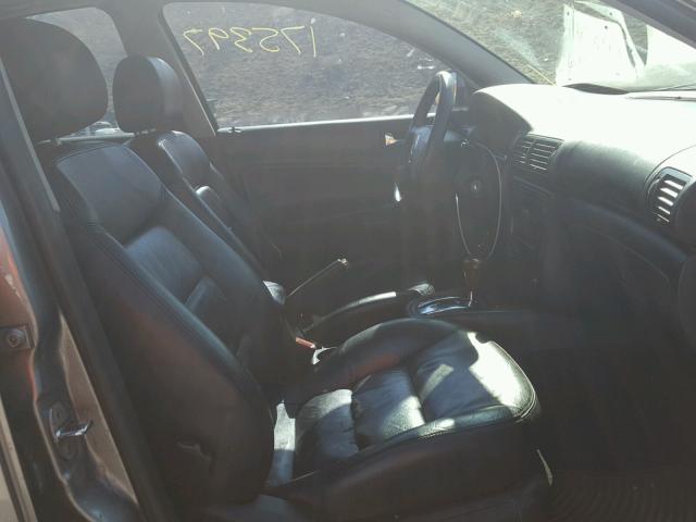 WVWTH63B01P272787 - 2001 VOLKSWAGEN PASSAT GLX 银色 照片 5