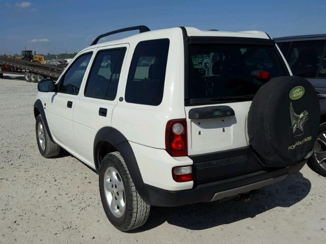 SALNY22295A449583 - 2005 LAND ROVER FREELANDER WHITE photo 3