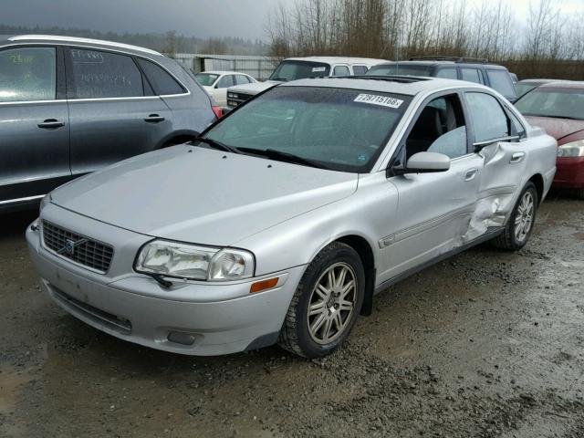 YV1TH592151413435 - 2005 VOLVO S80 2.5T SILVER photo 2