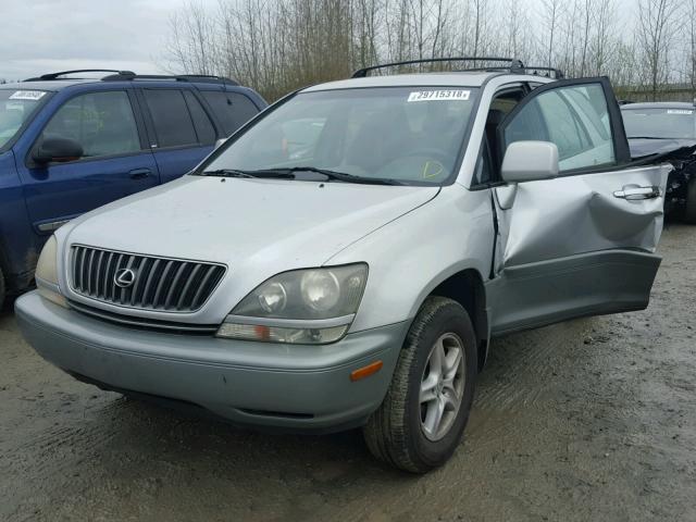 JT6HF10U5X0032342 - 1999 LEXUS RX 300 SILVER photo 2