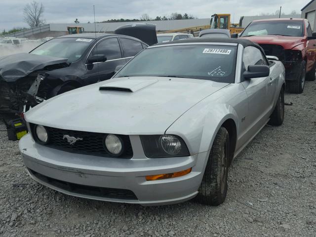 1ZVFT85H475277310 - 2007 FORD MUSTANG GT SILVER photo 2