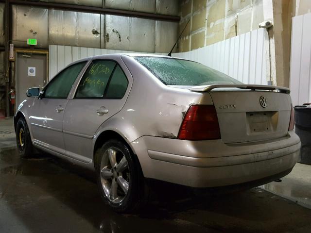 3VWTG69M01M142250 - 2001 VOLKSWAGEN JETTA GLX GRAY photo 3