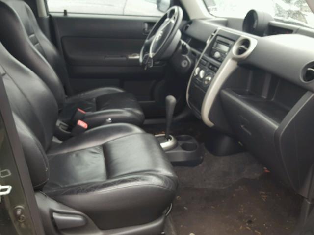 JTLKT324654006309 - 2005 TOYOTA SCION XB GREEN photo 5