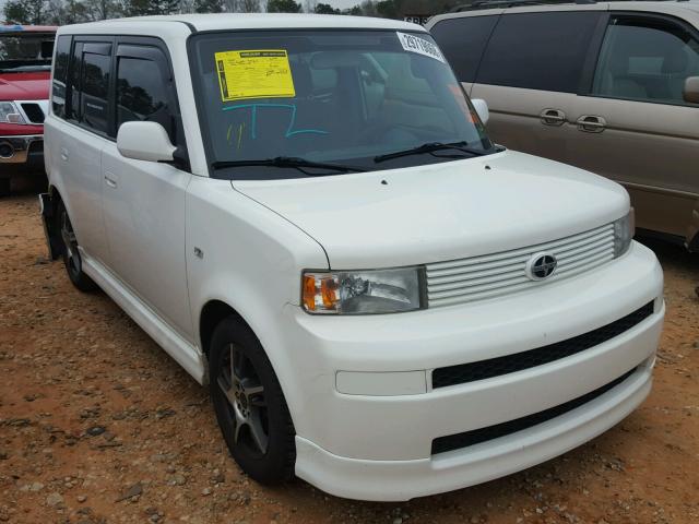 JTLKT324764045427 - 2006 TOYOTA SCION XB WHITE photo 1