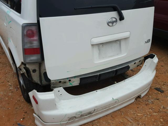 JTLKT324764045427 - 2006 TOYOTA SCION XB WHITE photo 9