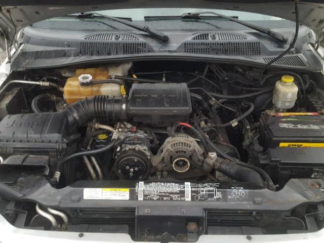 1J4GL38K33W569384 - 2003 JEEP LIBERTY RE SILVER photo 7