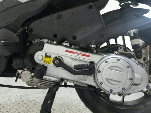 ZD4C506B9F4001497 - 2015 APRILIA SR MOTARD WHITE photo 11