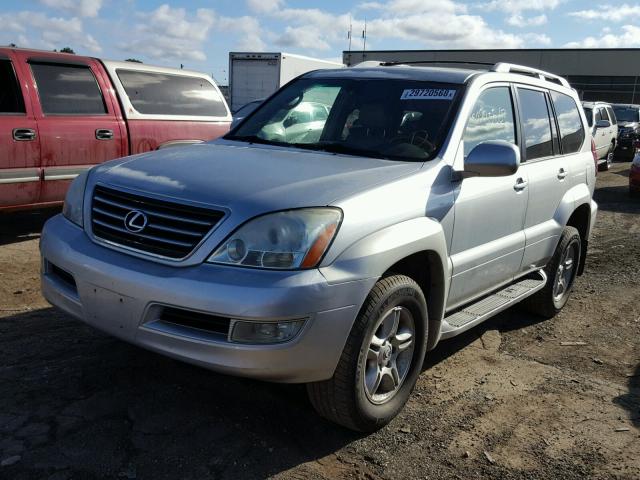 JTJBT20X360115142 - 2006 LEXUS GX 470 SILVER photo 2