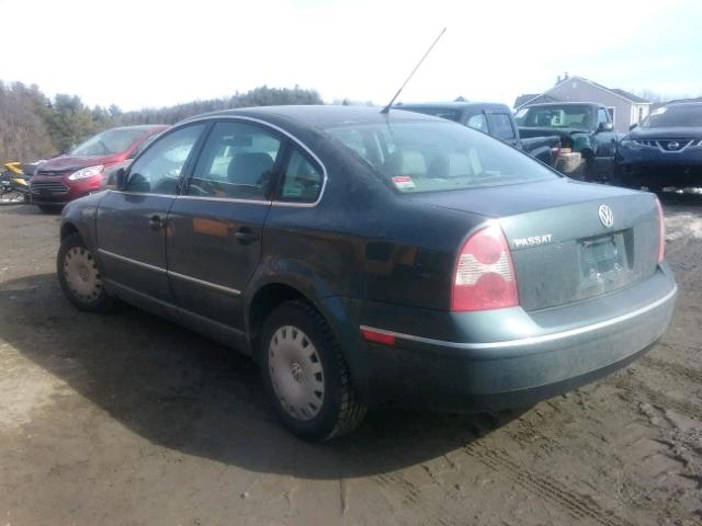 WVWMD63B04E173936 - 2004 VOLKSWAGEN PASSAT GL GREEN photo 3