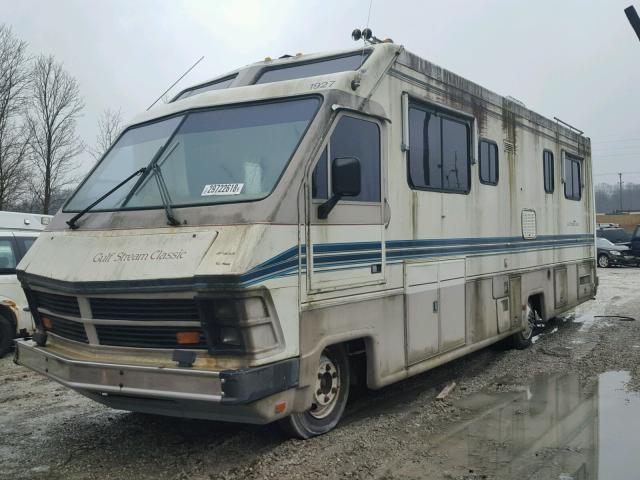 17N330128KW013218 - 1989 GULF COACH WHITE photo 2