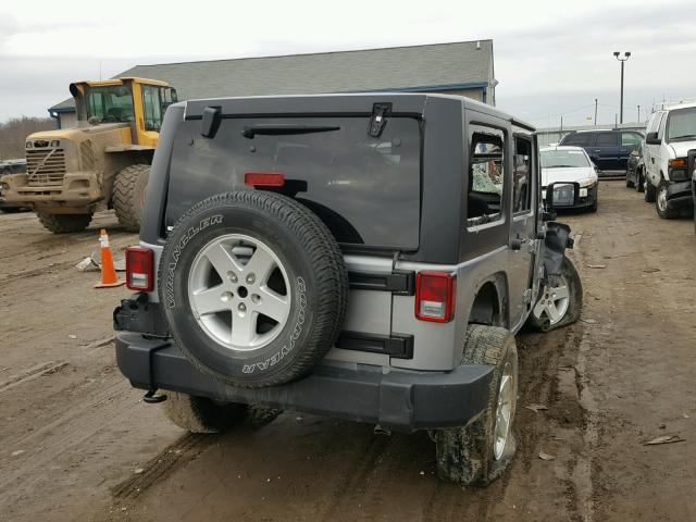 1C4HJWDGXHL596268 - 2017 JEEP WRANGLER U GRAY photo 4