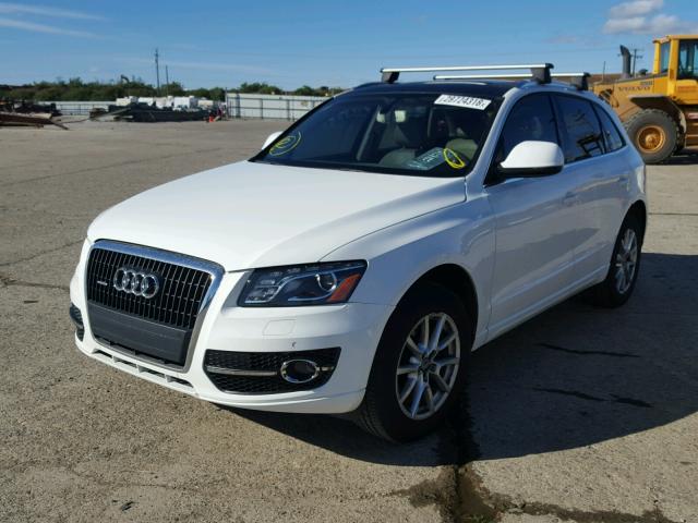 WA1LKAFP0AA073716 - 2010 AUDI Q5 PREMIUM WHITE photo 2