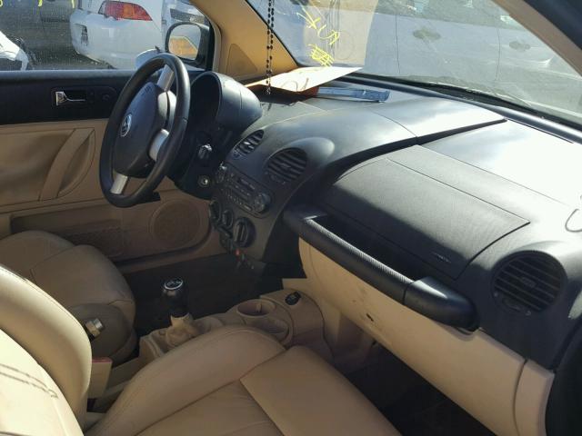 3VWED21C41M480859 - 2001 VOLKSWAGEN NEW BEETLE 黑色 照片 5