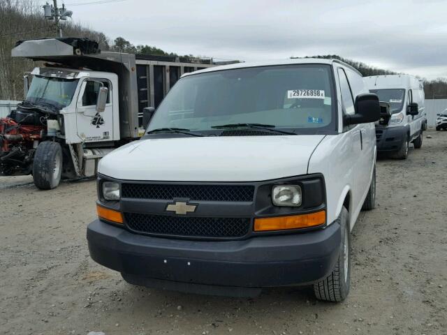 1GCSGAFX4C1146589 - 2012 CHEVROLET EXPRESS G1 WHITE photo 2