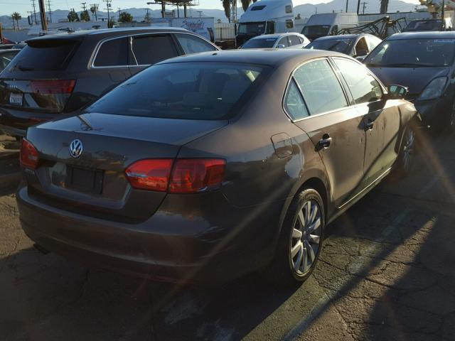 3VW2K7AJ2BM060460 - 2011 VOLKSWAGEN JETTA BASE 棕色 照片 4