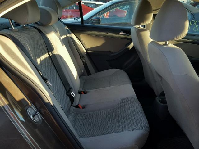 3VW2K7AJ2BM060460 - 2011 VOLKSWAGEN JETTA BASE 棕色 照片 6