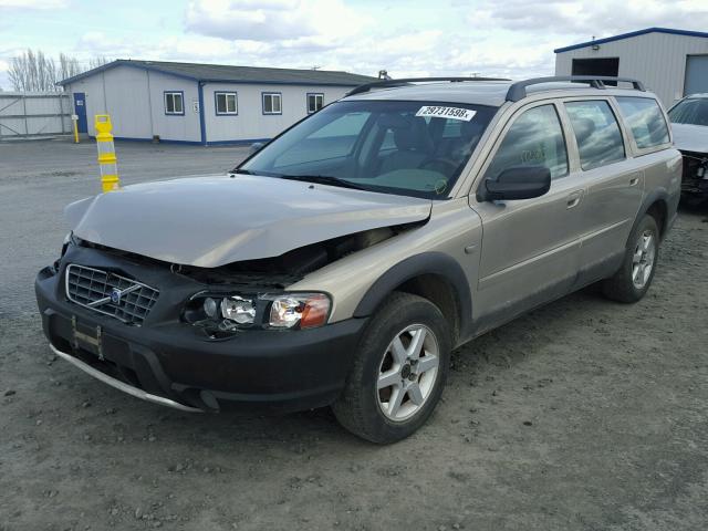 YV1SZ58D321051857 - 2002 VOLVO V70 XC BROWN photo 2