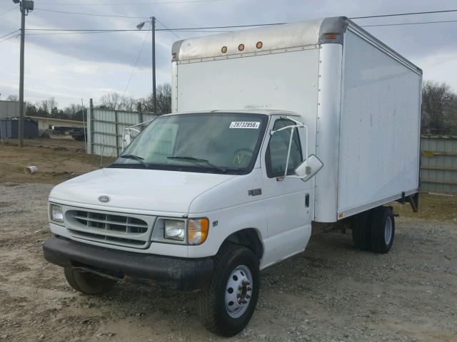 1FDWE35L22HB51003 - 2002 FORD ECONOLINE WHITE photo 2