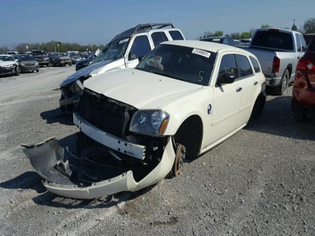 2D4FV48VX5H565462 - 2005 DODGE MAGNUM SXT WHITE photo 2