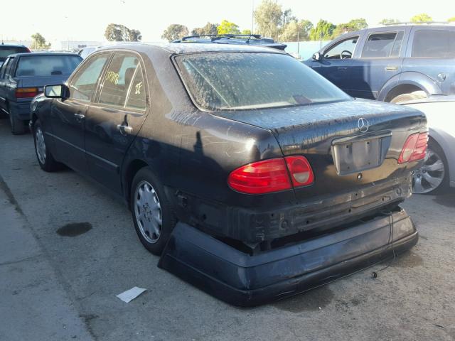 WDBJF65F0WA629942 - 1998 MERCEDES-BENZ E 320 BLACK photo 3