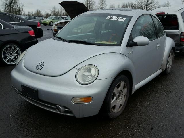 3VWCK21C81M458750 - 2001 VOLKSWAGEN NEW BEETLE 银色 照片 2