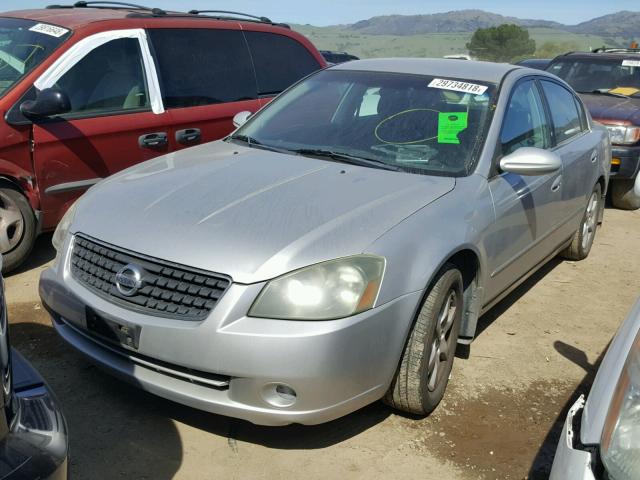 1N4AL11D25N472459 - 2005 NISSAN ALTIMA S SILVER photo 2