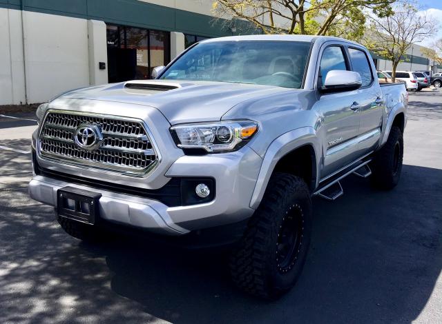 3TMCZ5AN5HM075747 - 2017 TOYOTA TACOMA DOU SILVER photo 2