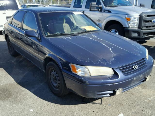 JT2BG22K1W0229058 - 1998 TOYOTA CAMRY CE BLUE photo 1