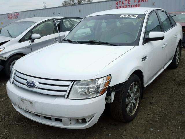 1FAHP24W18G164939 - 2008 FORD TAURUS SEL WHITE photo 2