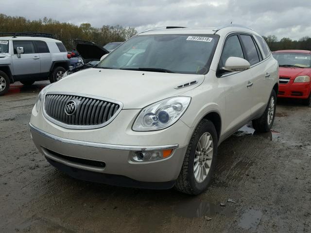 5GAKRCED0CJ261852 - 2012 BUICK ENCLAVE WHITE photo 2