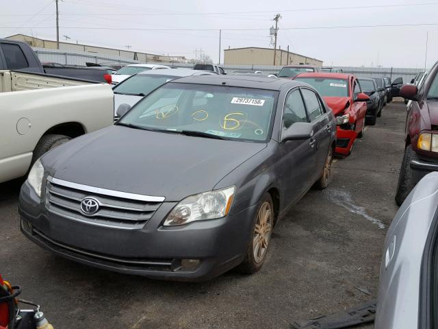 4T1BK36B46U092434 - 2006 TOYOTA AVALON XL CHARCOAL photo 2