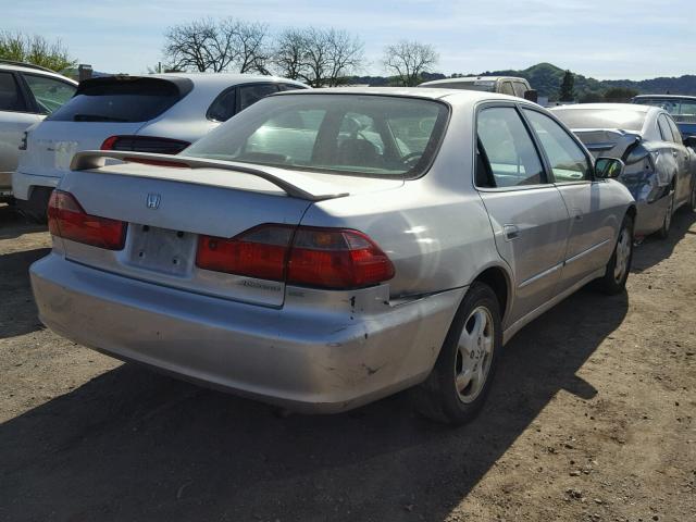 1HGCG667XWA089984 - 1998 HONDA ACCORD EX SILVER photo 4