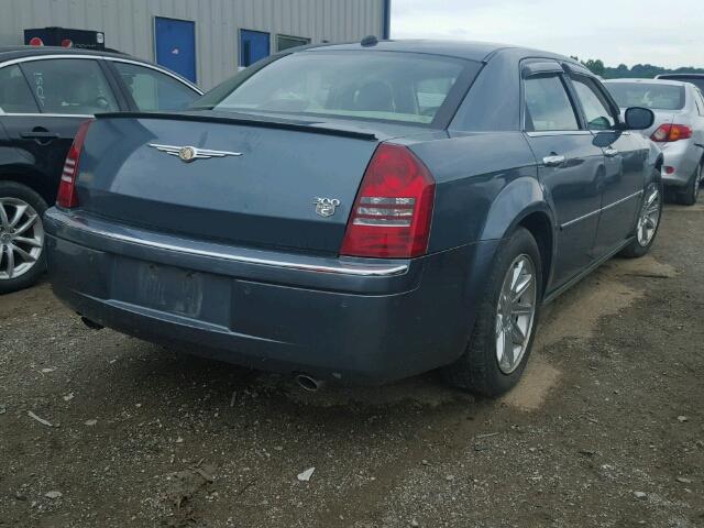 2C3AA63H25H667231 - 2005 CHRYSLER 300C BLUE photo 4