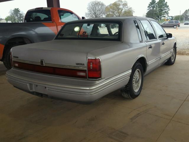 1LNCM83W2MY706275 - 1991 LINCOLN TOWN CAR C SILVER photo 4