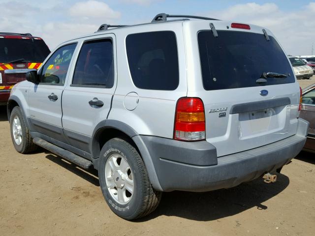 1FMCU04122KB26383 - 2002 FORD ESCAPE XLT SILVER photo 3