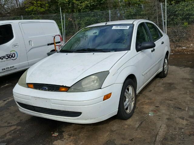 1FAFP38Z74W168463 - 2004 FORD FOCUS ZTS WHITE photo 2