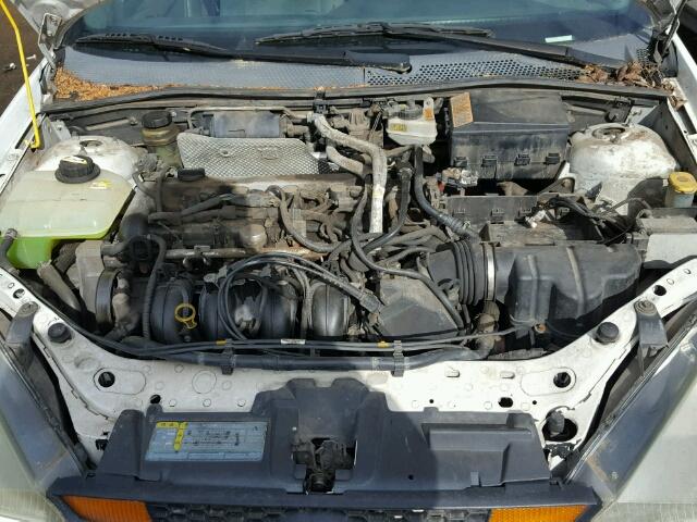 1FAFP38Z74W168463 - 2004 FORD FOCUS ZTS WHITE photo 7