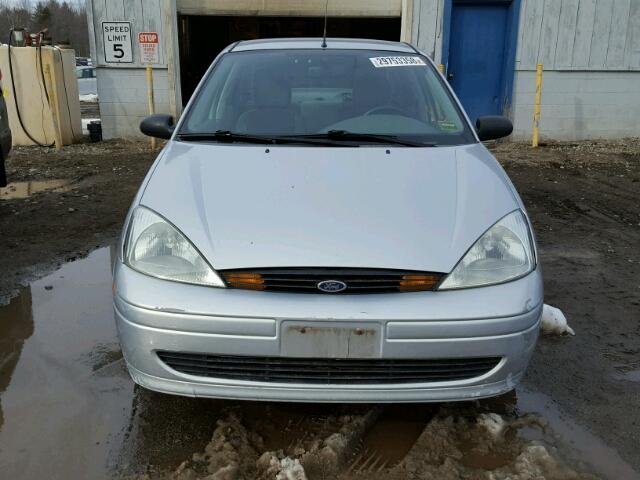 1FAFP33P51W335971 - 2001 FORD FOCUS LX SILVER photo 9