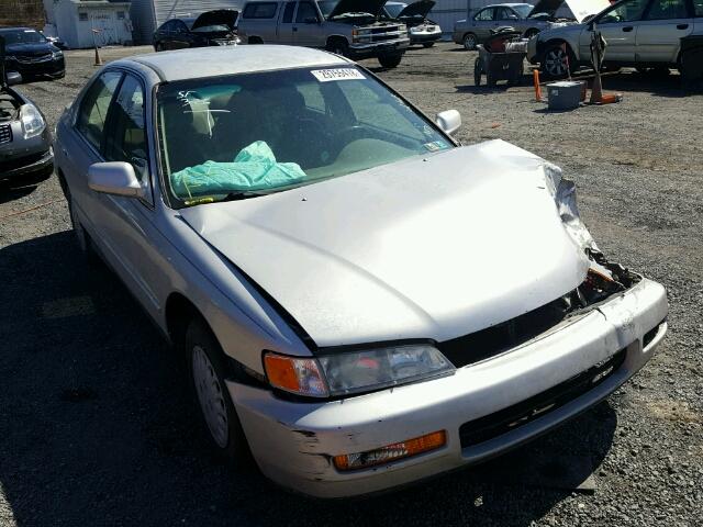 1HGCD5694TA262124 - 1996 HONDA ACCORD VAL SILVER photo 1