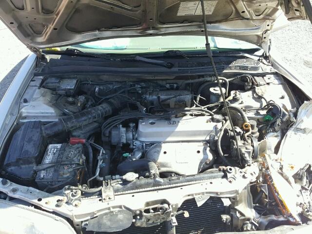 1HGCD5694TA262124 - 1996 HONDA ACCORD VAL SILVER photo 7