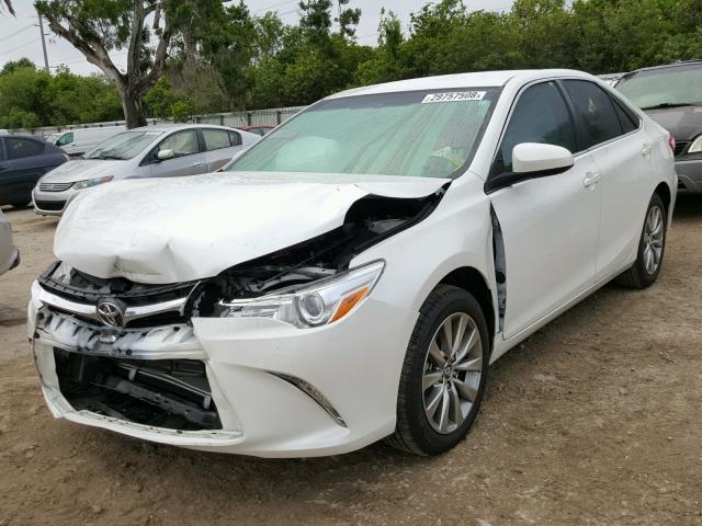 4T1BF1FK2HU267775 - 2017 TOYOTA CAMRY LE WHITE photo 2