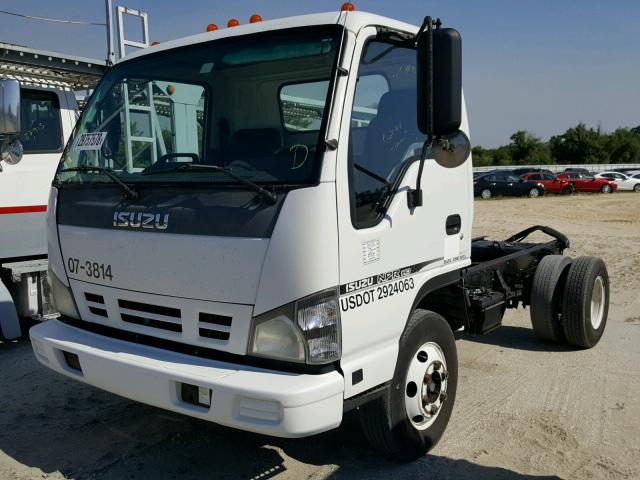 JALC4B16177003814 - 2007 ISUZU NPR WHITE photo 2