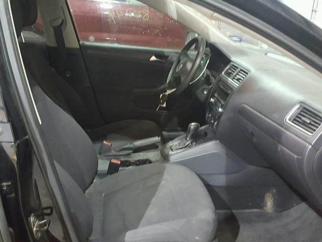 3VW2K7AJ1CM463234 - 2012 VOLKSWAGEN JETTA BASE BLACK photo 5