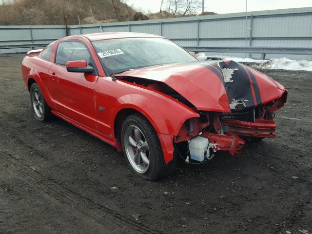 1ZVHT82H355173076 - 2005 FORD MUSTANG GT RED photo 1