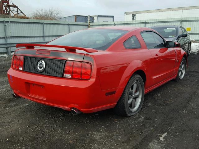 1ZVHT82H355173076 - 2005 FORD MUSTANG GT RED photo 4