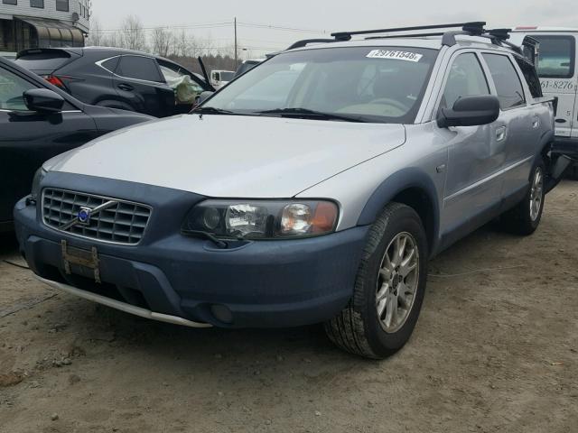 YV1SZ59HX41167674 - 2004 VOLVO XC70 SILVER photo 2