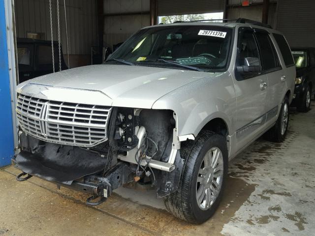 5LMFU28547LJ20816 - 2007 LINCOLN NAVIGATOR SILVER photo 2